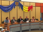 L’assessore Schuler con il prefetto Ioan Vlad, il presidente del Forum rumeno delle regioni di montagna, Lazàr Latu, e la vicepresidente della regione di Neamt, Emilia Arcan