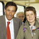 Jubiläumsfahrerin" Petra Stieger (Bildmitte) mit Landesrat Widmann (Zweiter von links). 