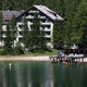 Idyllisch gelegen, zu Kriegsende aber Gefängnis für SS-Gefangene: Das Hotel Pragser Wildsee