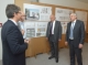 Der geschäftsführende Direktor der Landesabteilung Hochbau und technischer Dienst Andrea Sega, Bautenressortdirektor March, LH Durnwalder und LR Mussner im neuen „Carducci“- Gymnasium (FOTO:LPA/Pertl) 