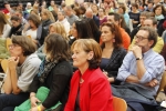 L’assessora Martha Stocker mentre segue i lavori del convegno 