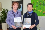 L’assessora Martha Stocker con Veronika Rabensteiner