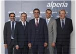 Proprietà e vertici di Alperia: Arno Kompatscher fra Paolo Acuti, Mauro Marchi, Wolfram Sparber e Johann Wohlfarter