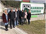 Nella recente visita all’impresa di Chienes “Kammerer Tankbau” si è parlato in particolare delle difficoltà dell’azienda nel reperire personale sul mercato del lavoro locale Foto: USP