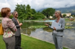 L’assessora Stocker, Capello e Stifter nel corso della visita alle Terme di Merano