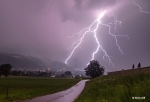 Record di caldo ma anche record di fulmini (nella foto Bressanone) in questa estate 2015 (Foto Klaus Zöll)