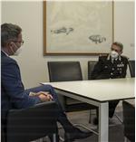Il presidente della Provincia, Arno Kompatscher, ha ricevuto nei giorni scorsi il nuovo comandante del Comando Interregionale “Vittorio Veneto”, Antonio Paparella (Foto: ASP/Fabio Brucculeri)