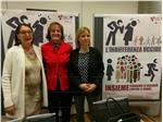 Le assessore Christine Baur, Martha Stocker e Sara Ferrari presentano la campagna contro la violenza sulle donne