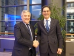 Il presidente Kompatscher con il vicepresidente del parlamento europeo Tajani.