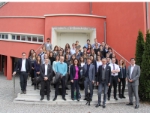 Foto di gruppo dei partecipanti all’Accademia dell’Euregio assieme all’assessora tirolese Ingrid Felipe