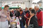 Prelibatezze e curiosità per il pubblico allo stand della Scuola professionale agroalimentare Aslago alla Feste del Raccolto 2016