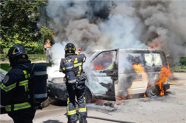 Fahrzeugbrand in der Europaallee am 10.06.2021