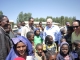 LH Durnwalder und Toni Pizzecco von den "Südtiroler Ärzten für die Dritte Welt" vor der Südtirol-Schule, der "Abdisa Aga Higher Primary School"