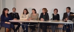 Sigrid Pisanu (Frauenhaus Meran), Domenico Chiaravalloti (Carabinieri Meran), Christina Bertoldi (Sozialsprengel Brixen), Barbara Wielander (Frauenhaus Brixen), LRin Martha Stocker, Helga Innerhofer (Frauen gegen Gewalt), Mario La Guardia (KH Bozen)