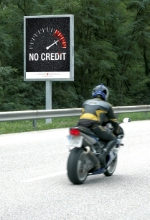 Die Kampagne "No Credit" soll Motorradfahrer, zu mehr Vor-, Um- und Rücksicht im Straßenverkehr anregen; am Wochenende werden dazu Flyer verteilt