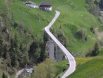 An der Brücke Rabenstein an der Landesstraße 112 in der Gemeinde Moos in Passeier werden umfangreiche Erneuerungsarbeiten durchgeführt.