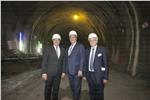 Tirols LH Günther Platter, Innen- und Verkehrsminister Joachim Herrmann und LR Florian Mussner besichtigten den Baufortschritt im Basistunnel. (Foto: Land Tirol / Die Fotografen)