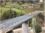 Nach den Belastungsproben (im Bild) ist die Rabensteiner Brücke nun wieder befahrbar (FOTO: LPA)