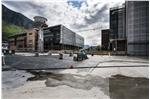 Ein aktuelles Foto der Baustelle rund um das Hauptgebäude "Black Monolith", das am 2. Oktober seine Tore öffnet.. Foto: BLS/I. Corrà