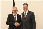 Der Baden-Württemberische Minister Guido Wolf und LH Arno Kompatscher haben über den weiteren Ausbau der guten Zusammenarbeit der beiden Länder gesprochen. Foto: LPA/mgp